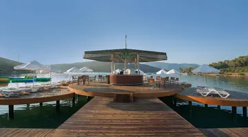 GREEN BAY RESORT & SPA