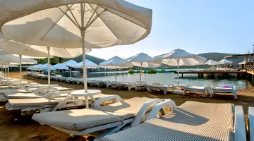 Green Bay Resort & Spa
