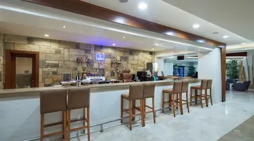 GREEN BAY RESORT & SPA