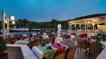 GREEN BAY RESORT & SPA