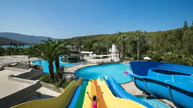 GREEN BAY RESORT & SPA