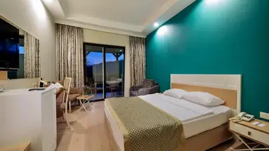 GREEN BAY RESORT