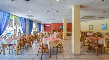 Green Bungalows Hotel Apartments