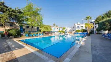 Green Bungalows Hotel Apartments
