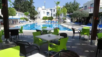 Green Bungalows Hotel Apartments