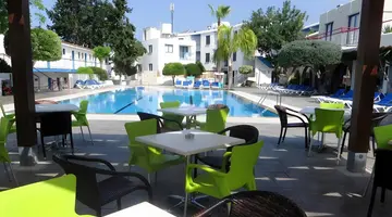 Green Bungalows Hotel Apartments