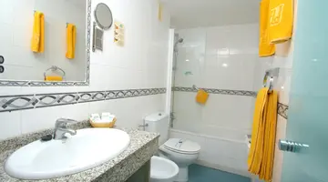 Green Field Aparthotel