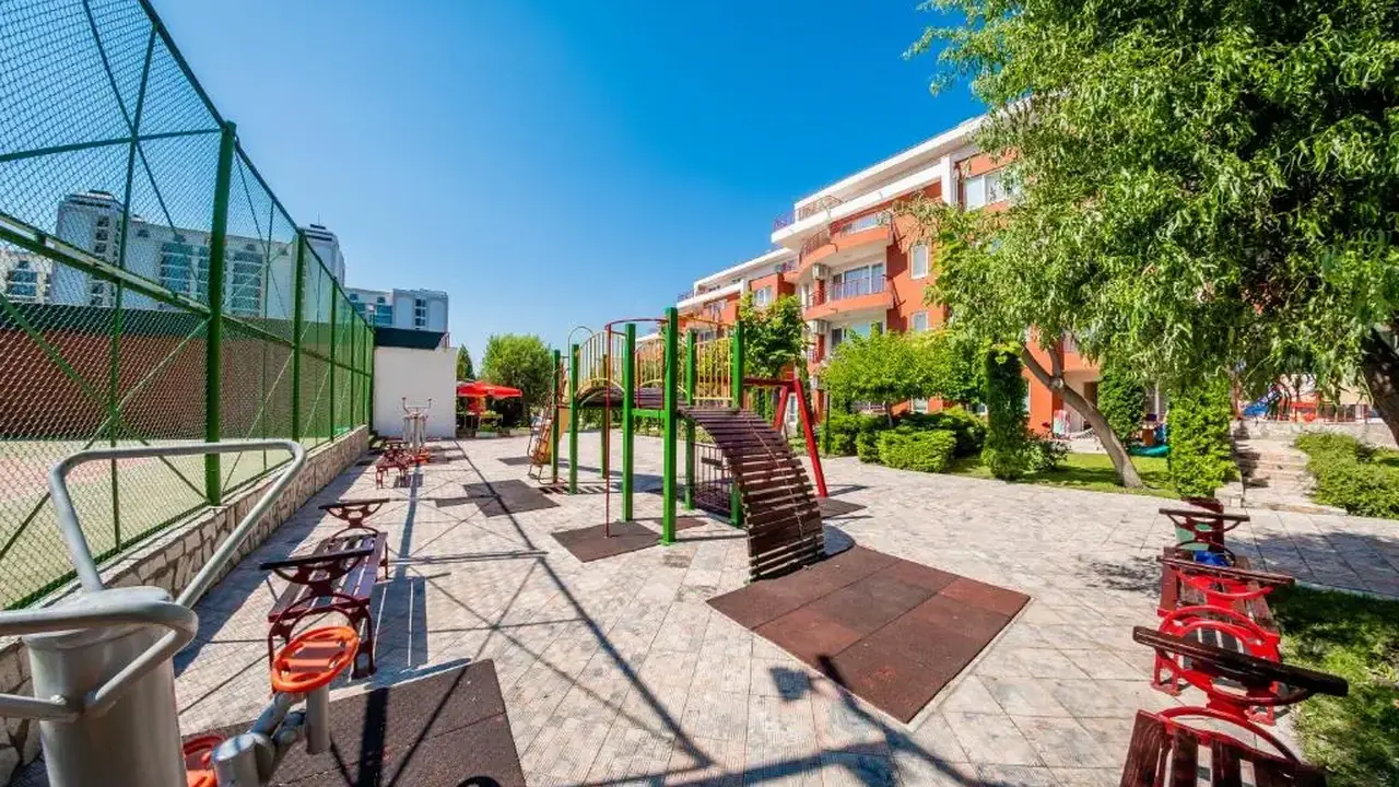 Green Fort Noks Apartments