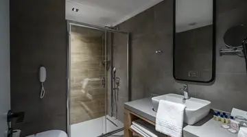 GREEN GARDEN RESORT HOTEL