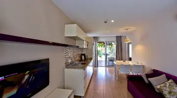 GREEN GARDEN RESORT HOTEL