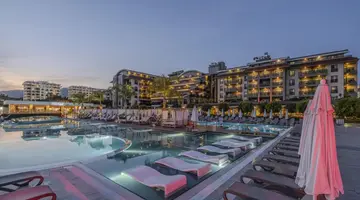 GREEN GARDEN RESORT & SPA