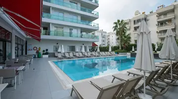 GREEN GARDEN SUITE HOTEL