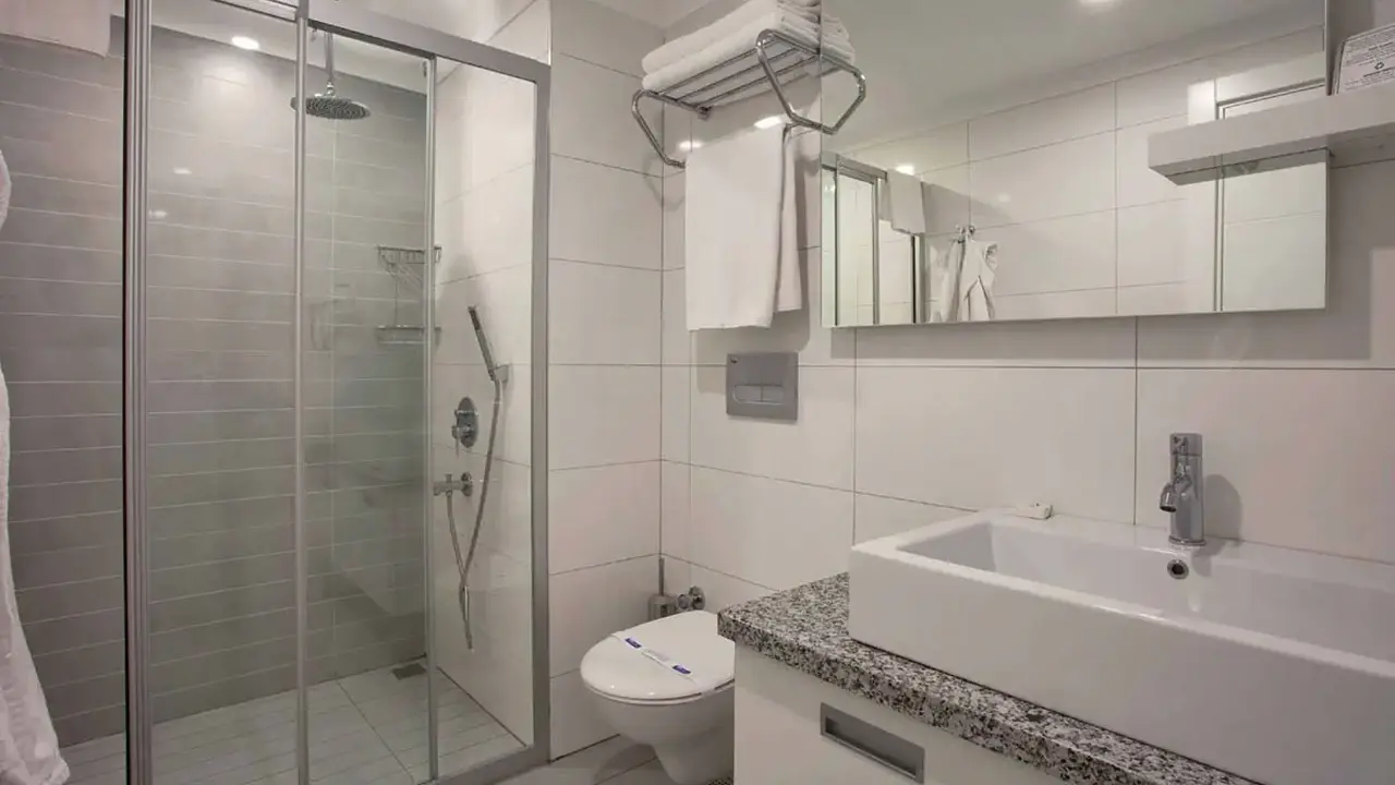 GREEN GARDEN SUITE HOTEL