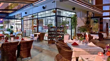 GREEN GARDEN SUITE HOTEL