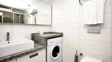 Green Garden Suite