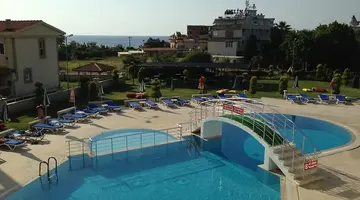 Green Gold Hotel