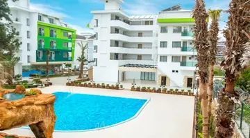 Green Life Hotel