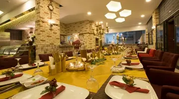 Green Life Hotel