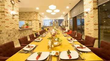 Green Life Hotel