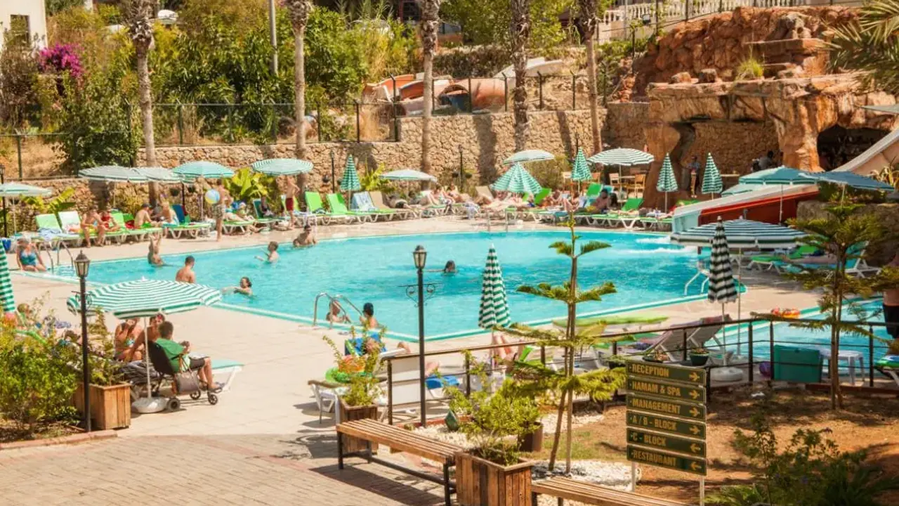 GREEN LIFE HOTEL