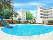 Green Life Hotel