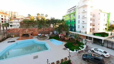 Green Life Hotel