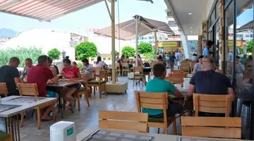 Green Life Hotel