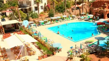 Green Life Hotel