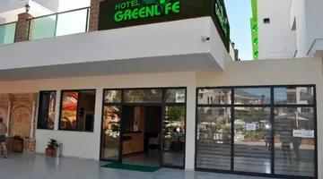 Green Life Hotel