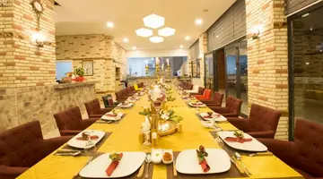Green Life Hotel