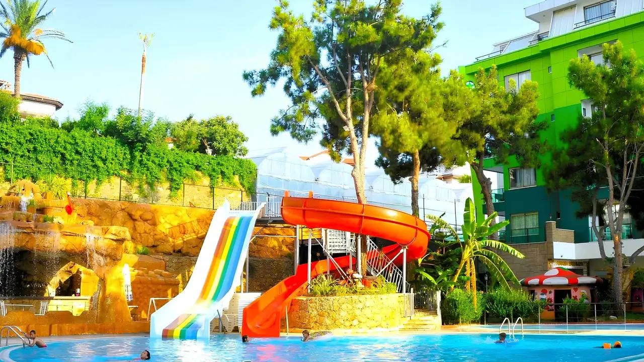 GREEN LIFE HOTEL
