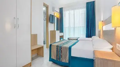 Green Life Hotel
