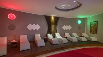 GREEN MAX BY FM MANAGEMENT HOTEL