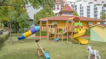 GREEN MAX BY FM MANAGEMENT HOTEL