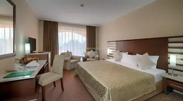 GREEN MAX BY FM MANAGEMENT HOTEL