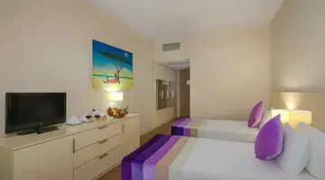 Green Max Hotel