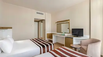 Green Max Hotel