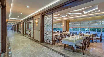 Green Max Hotel