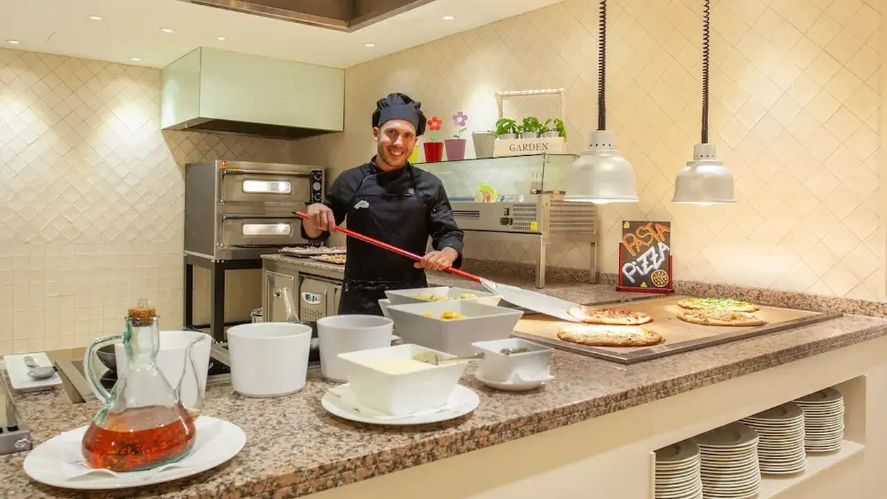 Grupotel Macarella Suites & Spa