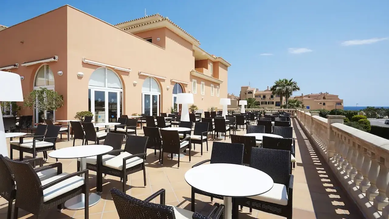 Grupotel Macarella Suites & Spa