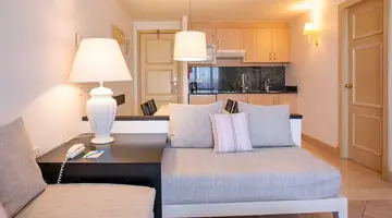 Grupotel Macarella Suites & Spa