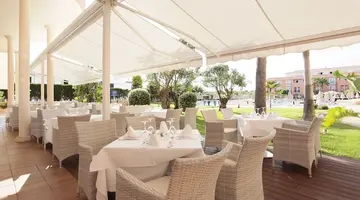 Grupotel Macarella Suites & Spa