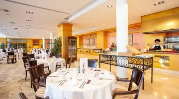 Grupotel Playa de Palma Suites and Spa
