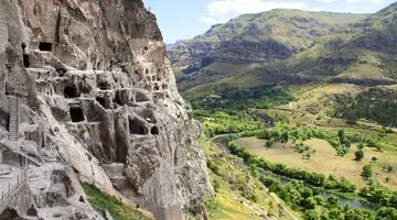 Gruzja, Armenia - spod szczytów Kaukazu w doliny Armenii