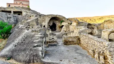 Gruzja, Armenia - spod szczytów Kaukazu w doliny Armenii