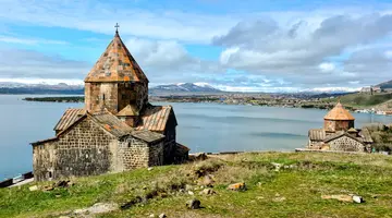 Gruzja, Armenia - spod szczytów Kaukazu w doliny Armenii