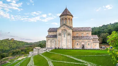 Gruzja, Armenia - spod szczytów Kaukazu w doliny Armenii