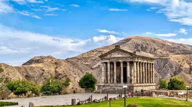 Gruzja, Armenia - spod szczytów Kaukazu w doliny Armenii