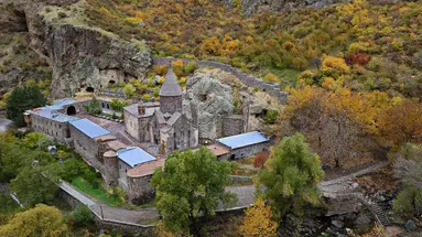 Gruzja, Armenia - spod szczytów Kaukazu w doliny Armenii