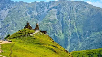Gruzja, Armenia - spod szczytów Kaukazu w doliny Armenii
